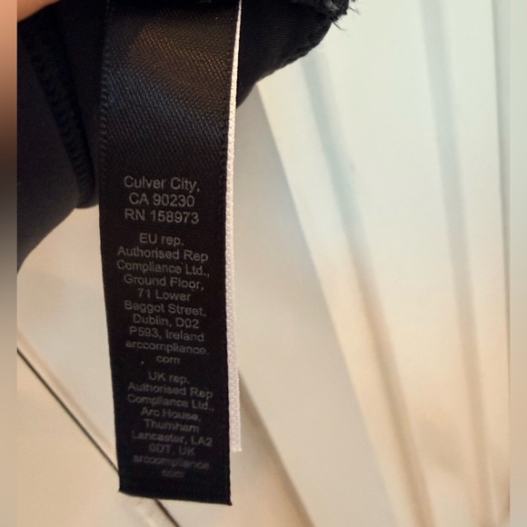 Skims Fits Everybody Black Triangle Bralette - Picture 7 of 8